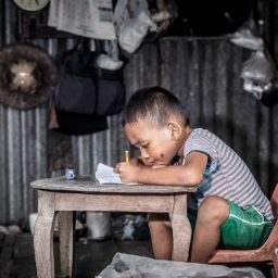 Quase 60% das crianças mais pobres nunca frequentaram creche ou pré-escola