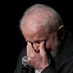 Lula pede um minuto de silêncio por queda de avião em SP que deixou 62 pessoas mortas