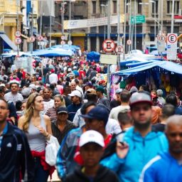 População do Brasil vai parar de crescer em 2041, informa IBGE