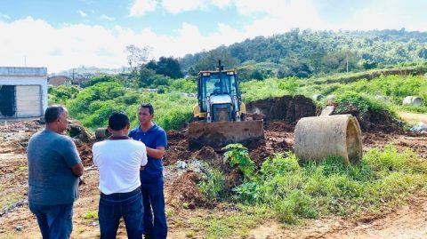 Prefeitura inicia, nesta quarta (21), obra de drenagem no Bairro João Assis em Gandu