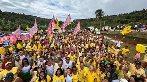 Dai de Léo de Neco é recepcionada por grande número de apoiadores na região do Monte Alegre em Gandu