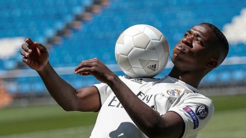 Vinícius Jr. é o “candidato n.º 1 à Bola de Ouro”, afirma jornal espanhol