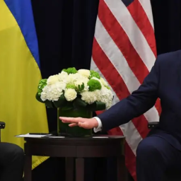 Trump acusa Zelensky de se negar a ‘concluir acordo’ para encerrar a guerra