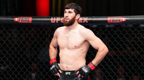 Ankalaev mira luta contra Jon Jones e promete destroná-lo nos pesados do UFC