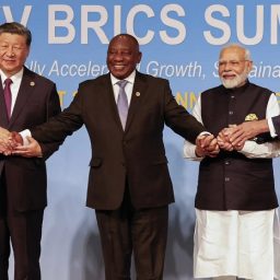 Cúpula do Brics na Rússia mira alternativa ao dólar e ao FMI