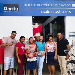 CDL entrega material da campanha de Natal em Gandu