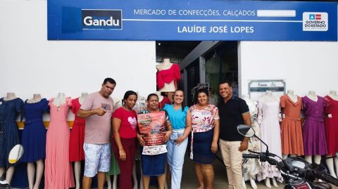 CDL entrega material da campanha de Natal em Gandu