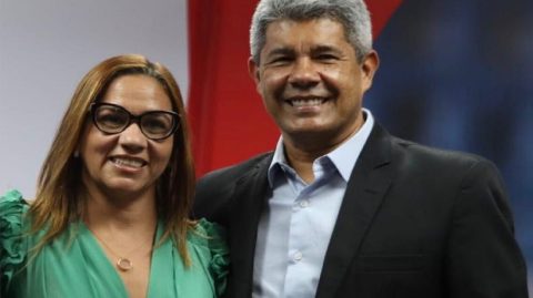 Roberta Santana deve ser mantida no governo Jerônimo, mas em novo cargo