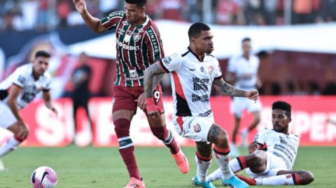 Vitória vence o Fluminense no Barradão e se afasta do Z-4