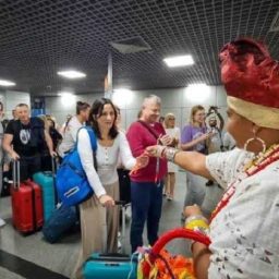 Bahia supera média nacional na atração de turistas estrangeiros, aponta MTur