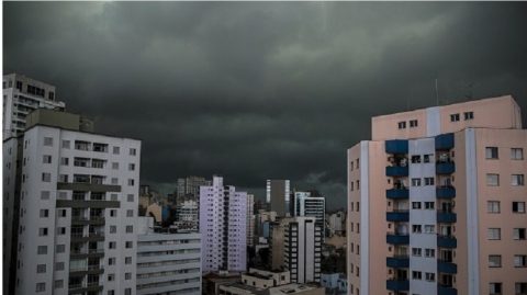 Alertas de chuva são ampliados para 242 municípios da Bahia