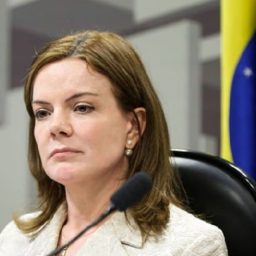 Gleisi diz que operação da PF pode levar à prisão de Bolsonaro