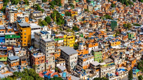 Mais de 16 milhões de pessoas vivem em favelas no Brasil, revela censo