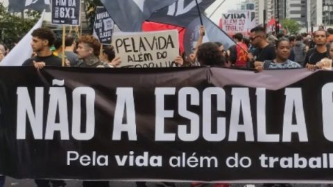 Manifestantes vão às ruas pelo fim da escala de trabalho 6×1