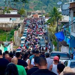 Multidão se despede de Jorge Fair, ex-prefeito de Ibirataia