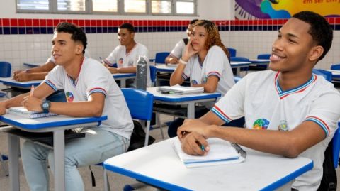 Renovação de matrícula para estudantes da rede estadual começa na próxima segunda-feira (18)