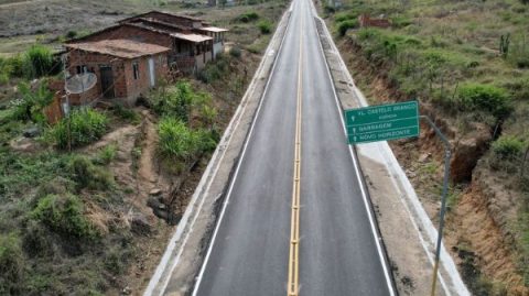 Em Itaquara, Bahia alcança marca de 730 quilômetros de estradas ligando distritos