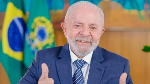 Lula não precisará se licenciar após cirurgia para drenar hematoma, diz médico do presidente