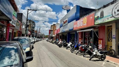 Prefeitura intensifica fiscalização de estacionamentos irregulares em frente aos estabelecimentos comerciais em Ipiaú