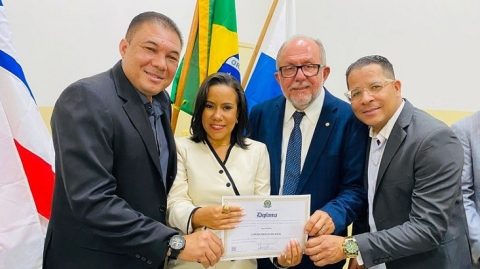 Robério Marambaia prestigia diplomação de Lorena Mercês como vice-prefeita de Valença