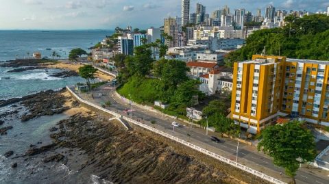 Salvador é 4ª cidade do Brasil que mais atrai turistas estrangeiros