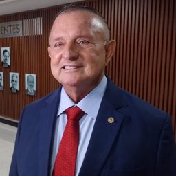 ‘Estive hoje com Jerônimo, com Wagner e com Rui e todos estimularam minha reeleição a presidente da Assembleia’, diz Adolfo Menezes