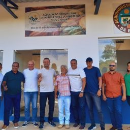 Osni Cardoso e comitiva visitam obra de agroindústria de frutas em Ubatã