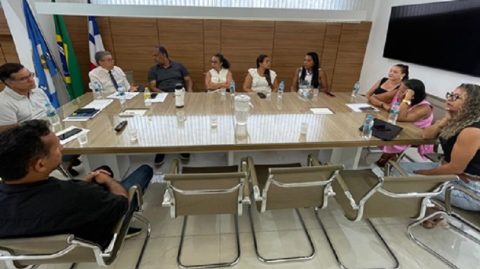 Ibirataia: Prefeito Sandro Futuca se reúne com representantes da APLB para fortalecer a educação em Ibirataia