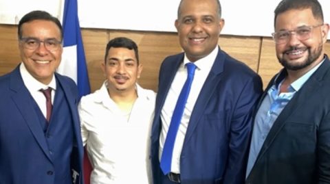 Sandro Futuca e Caio Pina são empossados como Prefeito e Vice-prefeito de Ibirataia