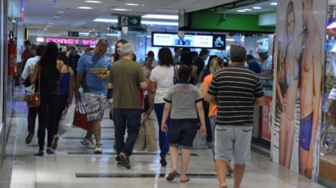 Shoppings registram melhor faturamento de Natal em cinco anos, diz pesquisa