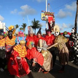Clima de Carnaval domina Salvador com programação musical intensa