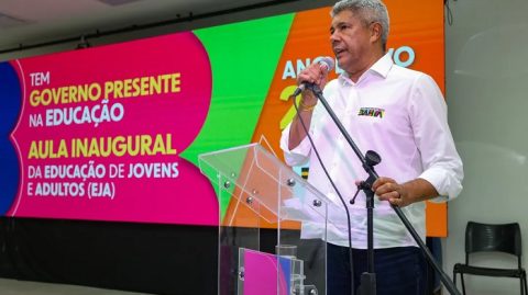 “Ninguém fica para trás”, diz Jerônimo sobre programa de alfabetização