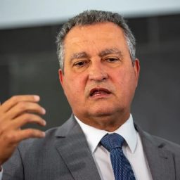 Em Conquista, Rui detona prefeita que trocou entregas do governo por agenda com ACM Neto