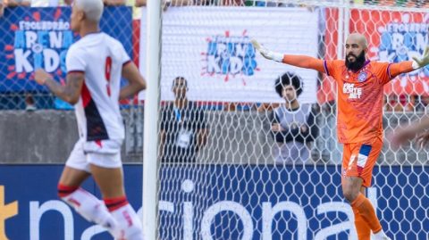 Bahia e Vitória chegam com lacunas ao último dia da janela de transferências