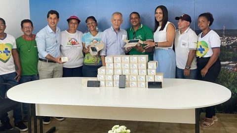 Agentes Comunitários de Saúde de Valença recebem tablets para agilizar coleta de dados