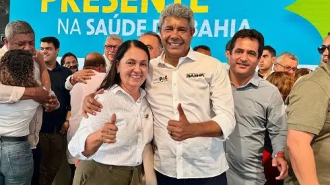 Após apoiar Neto em 22, prefeita de Ubaitaba busca aproximação e cola em eventos com Jerônimo