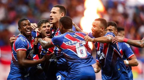 Com golaço de Pulga, Bahia domina o Vitória e abre vantagem na final