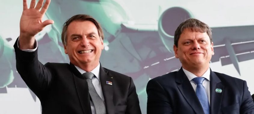 Cotado para 2026, Tarcísio defende Bolsonaro após decisão do STF