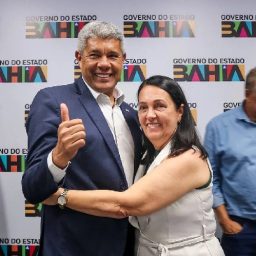 Prefeita de Ubaitaba se reúne com o Governador Jerônimo e se aproxima de aliança