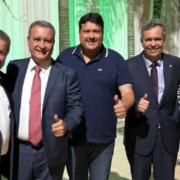 Prefeitos e lideranças do PDT discutem retorno à base do governo em reunião com Jerônimo nesta quarta
