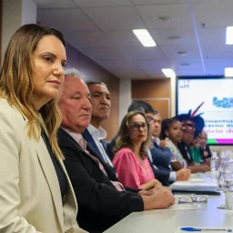 Presença de Carletto em reunião liga alerta de possível mudança de partido de Sheila Lemos