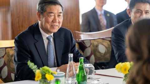 EUA e China retomam negociações comerciais após Trump expressar otimismo