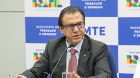 Ministro do Trabalho defende mudança de jornada máxima de trabalho para 5×2