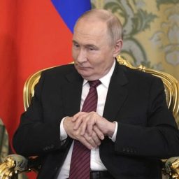 Rússia adia possibilidade de cessar-fogo exigido por aliados de Kiev e sugere conversas ‘diretas’ em Istambul