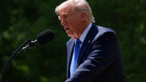 Trump admite possibilidade de abandonar negociações sobre conflito na Ucrânia
