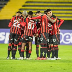 Vitória perde para Universidad Católica e é eliminado da Sul-Americana