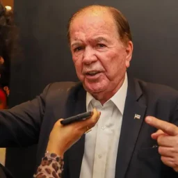 “Vou ficar na Bahia”, diz João Leão ao confirmar candidatura em 2026