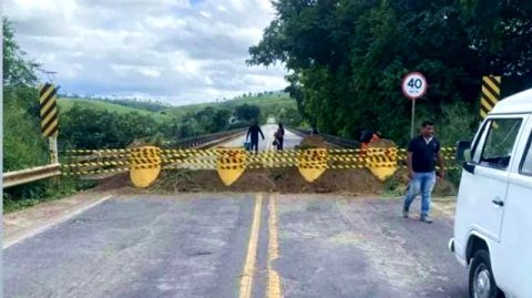 Interdição total da ponte sobre o Rio Jequitinhonha causa preocupação e impacta o tráfego na BR-101