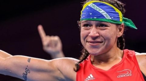Boxe: Bia Ferreira vence a balança e confirma defesa de título mundial nos EUA