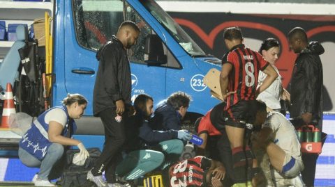 Debaixo de um temporal Vitória empata com o Cruzeiro e perde Jamerson